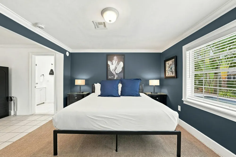 Poolside Suite King room at Inn on the Drive