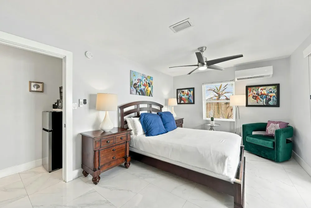 Prestige Suite Queen room at Inn on the Drive