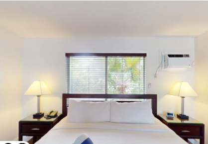 Grand Poolside King guest room